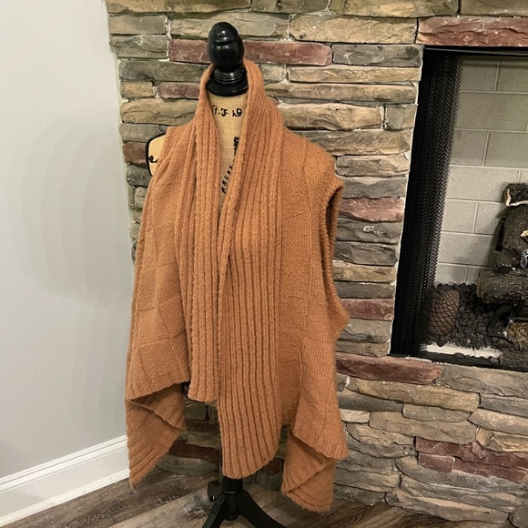 Mystree sleeveless vest - Picture 1 of 10